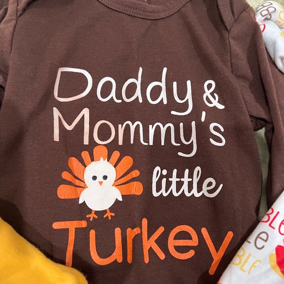 Baby Thanksgiving Outfit - Picture 2 of 2